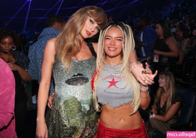 Taylor Swift [ taylor-swift ] - Feeling naughty how about you message me for customs