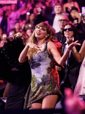 Taylor Swift [ taylor-swift ] - Maybe I blow him  maybe he Fucks me with an 8  vibrating  Thrusting