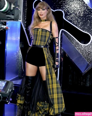 Taylor Swift [ taylor-swift ] - Premade   73  Bounce2Cum   28  Space Hopper  4 mins