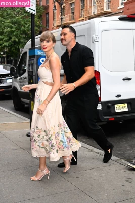 Taylor Swift [ taylor-swift ] - Open wideee baby