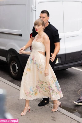Taylor Swift [ taylor-swift ] - Happy Saturday babes   Any fetish requests part 1