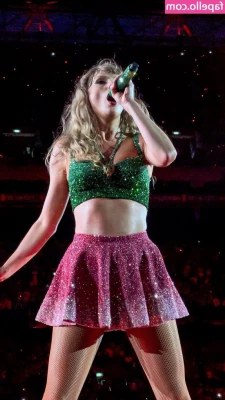 Taylor Swift [ taylor-swift ] - TIP MENU  EXTRAS  CUSTOMS   1 a photo   5 for 10  10 a video   20 for