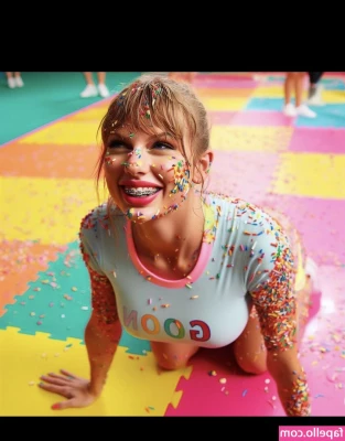 Taylor Swift [ taylor-swift ] - lil view of me giving head