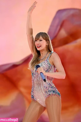 Taylor Swift [ taylor-swift ] - New place.. again! Coming down with a new post very soon 😘