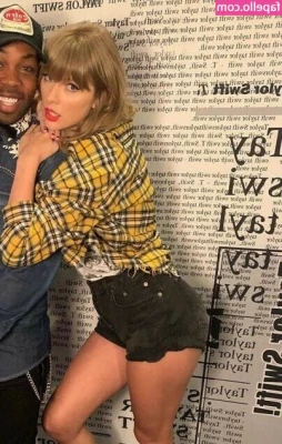 Taylor Swift [ taylor-swift ] - Full back panties are back for all those who loved them 💋🎅🏻