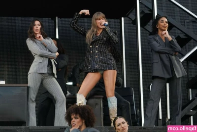 Taylor Swift [ taylor-swift ] - Not sure if I can wear this out. part 1