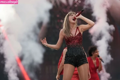 Taylor Swift [ taylor-swift ] - Me looking at you disgusted part 1