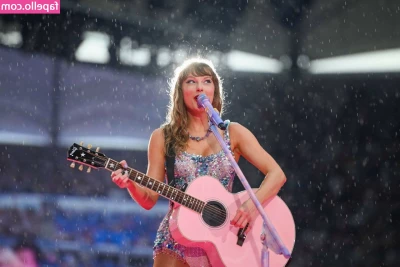 Taylor Swift [ taylor-swift ] - Watching tv and wanting your face between my legs! part 1