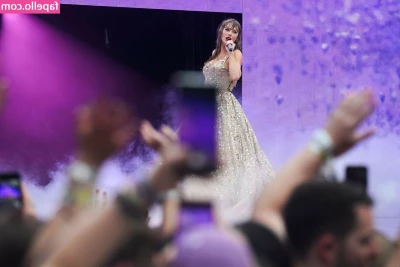 Taylor Swift [ taylor-swift ] - Sending you the full video in 20 minutes babe..are you excited?
