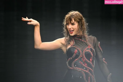 Taylor Swift [ taylor-swift ] - Pet I have a present for you  Yes master  What is it  A new necklace 