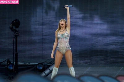 Taylor Swift [ taylor-swift ] - HOW AND WHEN I BECAME A CUCKOLD My first cuckold type of experience