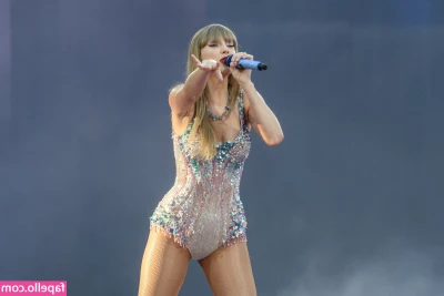 Taylor Swift [ taylor-swift ] - Hope everyone had a good 4th my weekend was an absolute movie part 1