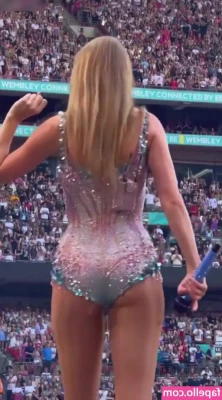 Taylor Swift [ taylor-swift ] - This makes me feel seriously sexy