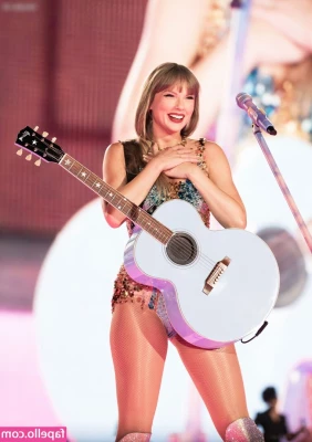 Taylor Swift [ taylor-swift ] - wow inserting that toy in my ass felt super tasty, do you like