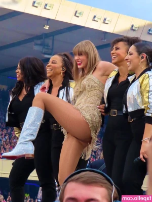 Taylor Swift [ taylor-swift ] - Who wants to see this whole video