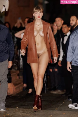 Taylor Swift [ taylor-swift ] - Good evening TGIF boobs and outfit  Who do you think won  I want two