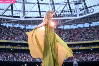 Taylor Swift [ taylor-swift ] - Bye bye #purpletoes #video #gladiatorsandals part 1