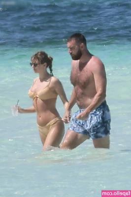 Taylor Swift [ taylor-swift ] - Massive tits. Guess the size in the comments