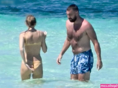 Taylor Swift [ taylor-swift ] - love the way my nipples look in this part 1