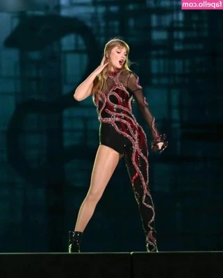 Taylor Swift [ taylor-swift ] - strong  hot  sweet
