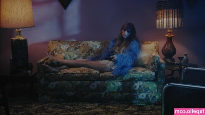 Taylor Swift [ taylor-swift ] - Thinking about subbing to my VIP page part 1