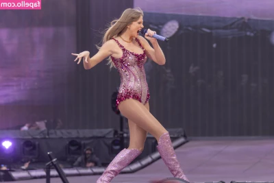 Taylor Swift [ taylor-swift ] - Who wants to see me play with these