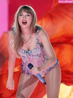 Taylor Swift [ taylor-swift ] - Imagine going out in a bar and seeing me walk around in these write a