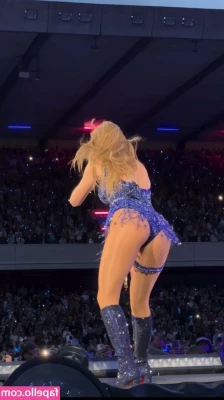 Taylor Swift [ taylor-swift ] - See anything tempting other than me  I m pretty sure you do
