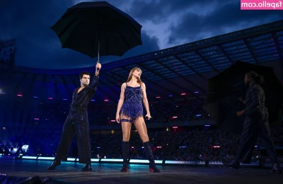 Taylor Swift [ taylor-swift ] - First time doing anal
