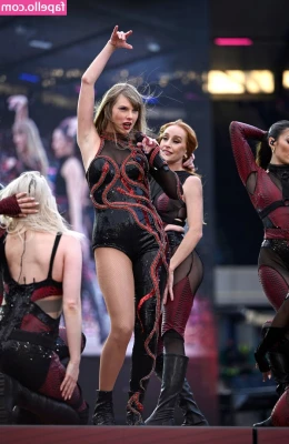Taylor Swift [ taylor-swift ] - Te lo acabo de enviar completito al DIRECT papi  vieras todo lo que part 1