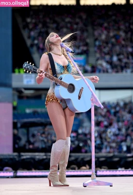 Taylor Swift [ taylor-swift ] - 🥂 cheers to me!