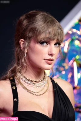Taylor Swift [ taylor-swift ] - Anal plug virgin here  Are you excited to watch me  Leave some tips