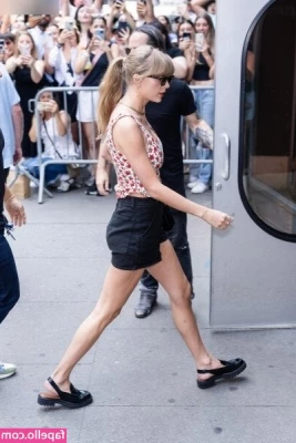 Taylor Swift [ taylor-swift ] - Lady