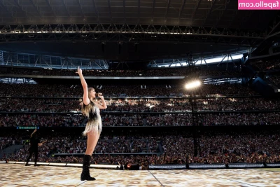 Taylor Swift [ taylor-swift ] - More new photos