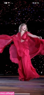 Taylor Swift [ taylor-swift ] - Daily boob