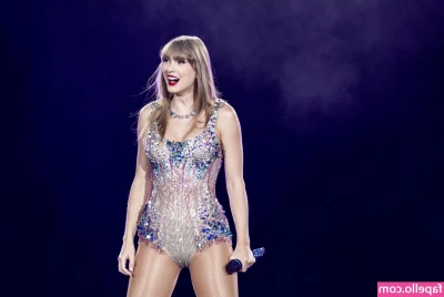 Taylor Swift [ taylor-swift ] - Fish nets curly hair and nipple tease #findom