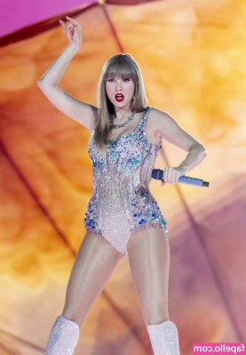 Taylor Swift [ taylor-swift ] - Dirty minds think alike 😈
