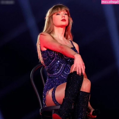 Taylor Swift [ taylor-swift ] - what are you eating first? me or the fruit?