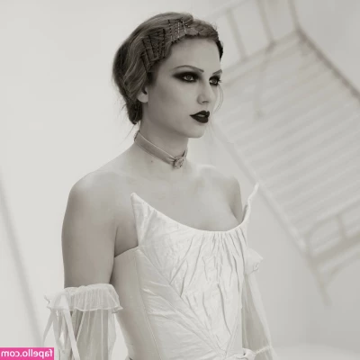 Taylor Swift [ taylor-swift ] - I wanna feel your tongue drag along my skin