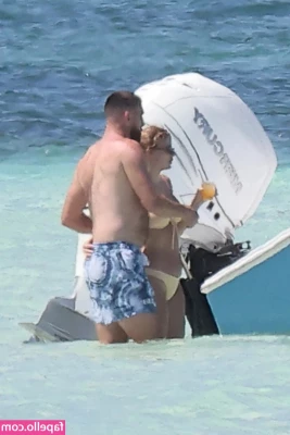 Taylor Swift [ taylor-swift ] - I invite you to swim with me  Would you risk keeping me company part 2