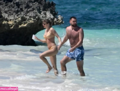Taylor Swift [ taylor-swift ] - Just a juxtaposition  studies on invisible bodies  Shadows and