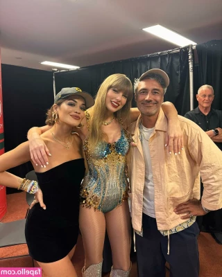 Taylor Swift [ taylor-swift ] - Let s chat
