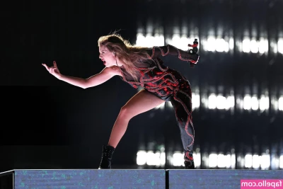Taylor Swift [ taylor-swift ] - Fuck me too much
