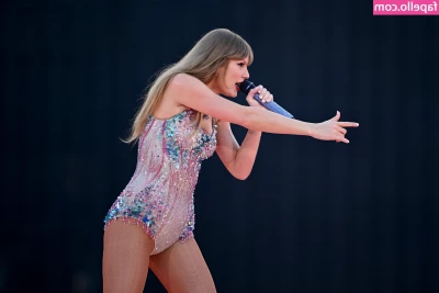 Taylor Swift [ taylor-swift ] - Swashbuckler Barbie   I m here for me Booty -