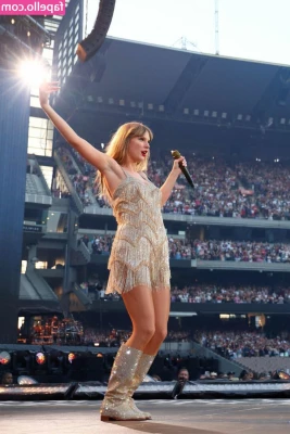 Taylor Swift [ taylor-swift ] - can you fuck me like this??🍆🍑