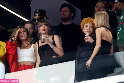 Taylor Swift [ taylor-swift ] - Are you sliding in? Or taking me out on a date?