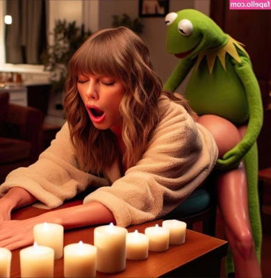 Taylor Swift [ taylor-swift ] - lollipop girlie