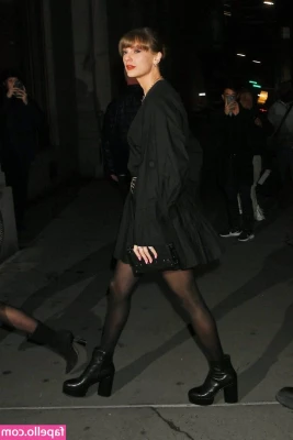 Taylor Swift [ taylor-swift ] - Shy  but curious