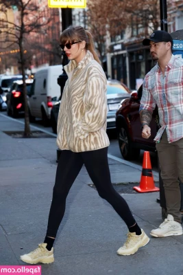 Taylor Swift [ taylor-swift ] - FIRST TIME WITH TEO  My buddy s boyfriend   I invited my buddy s