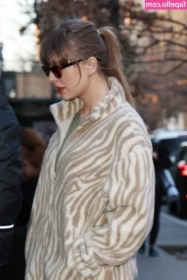 Taylor Swift [ taylor-swift ] - Wanna kiss my soles